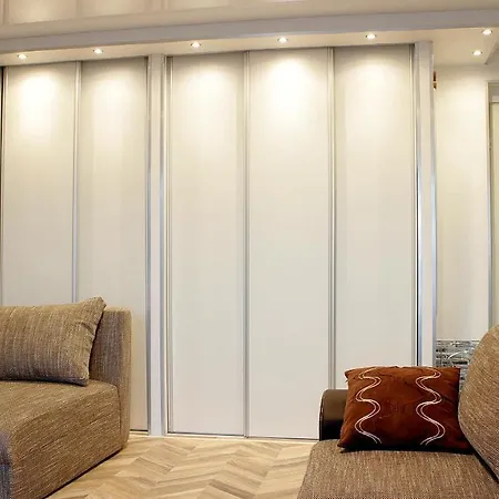 Stage Apartment *